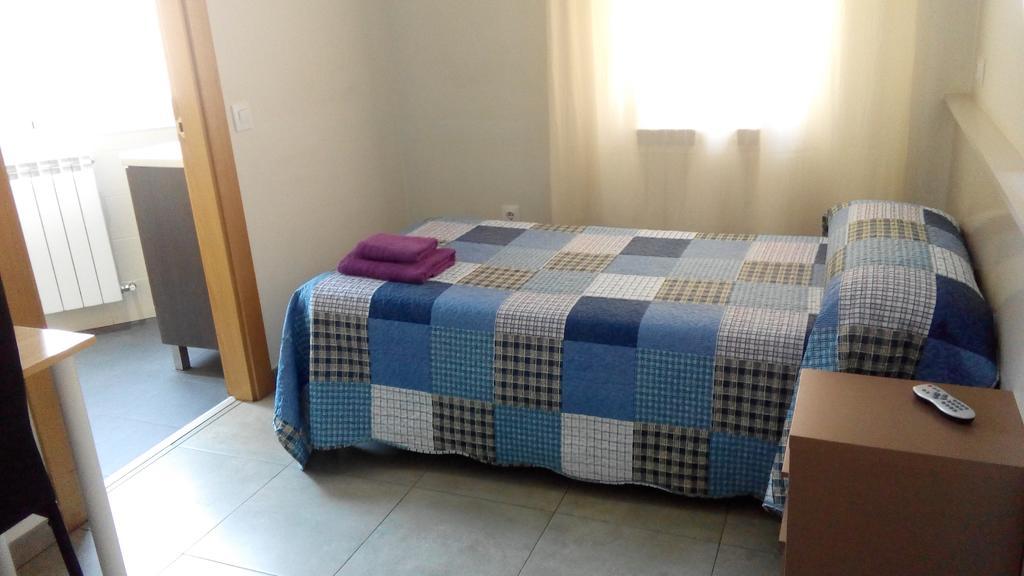 Pension Calfred II Logroño Esterno foto