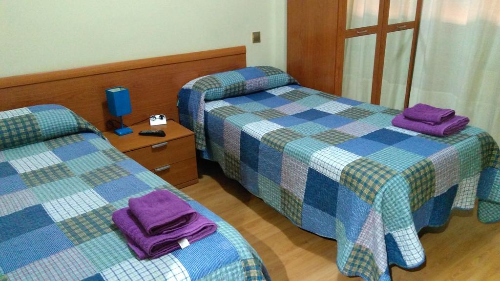 Pension Calfred II Logroño Esterno foto