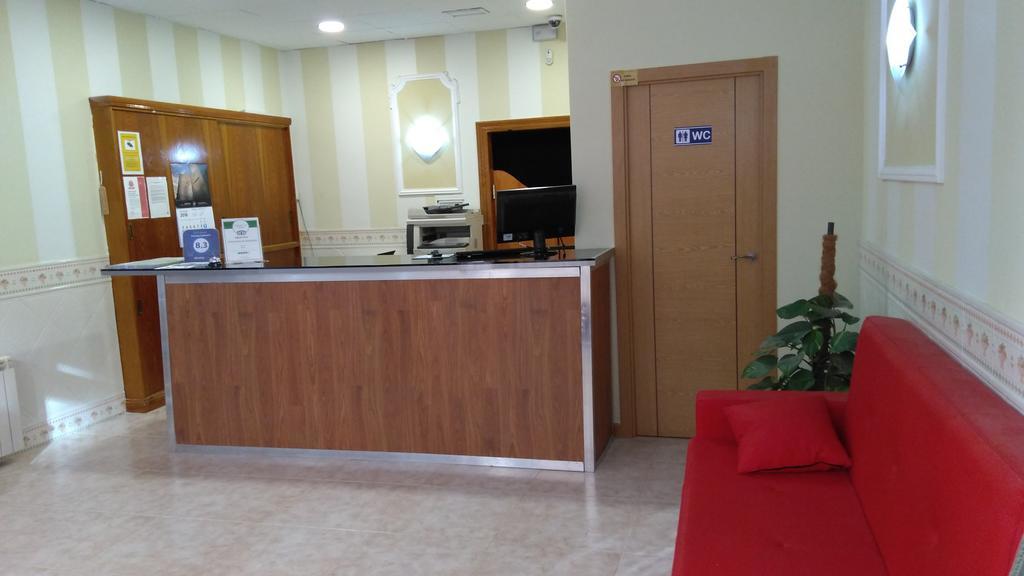 Pension Calfred II Logroño Esterno foto