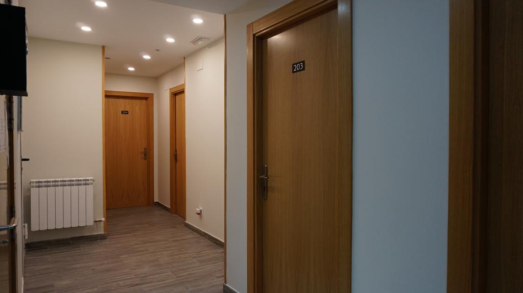 Pension Calfred II Logroño Esterno foto