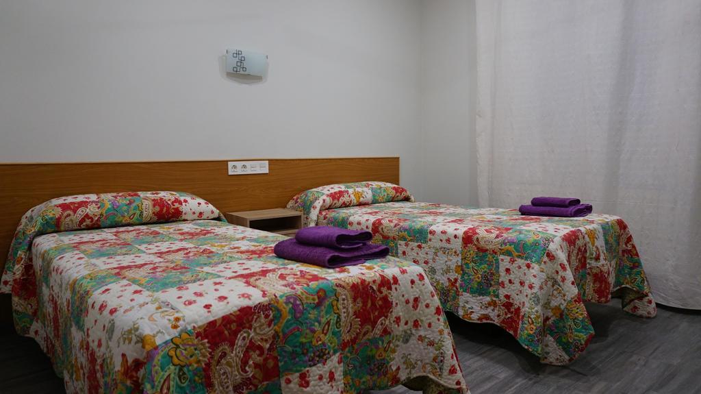 Pension Calfred II Logroño Esterno foto