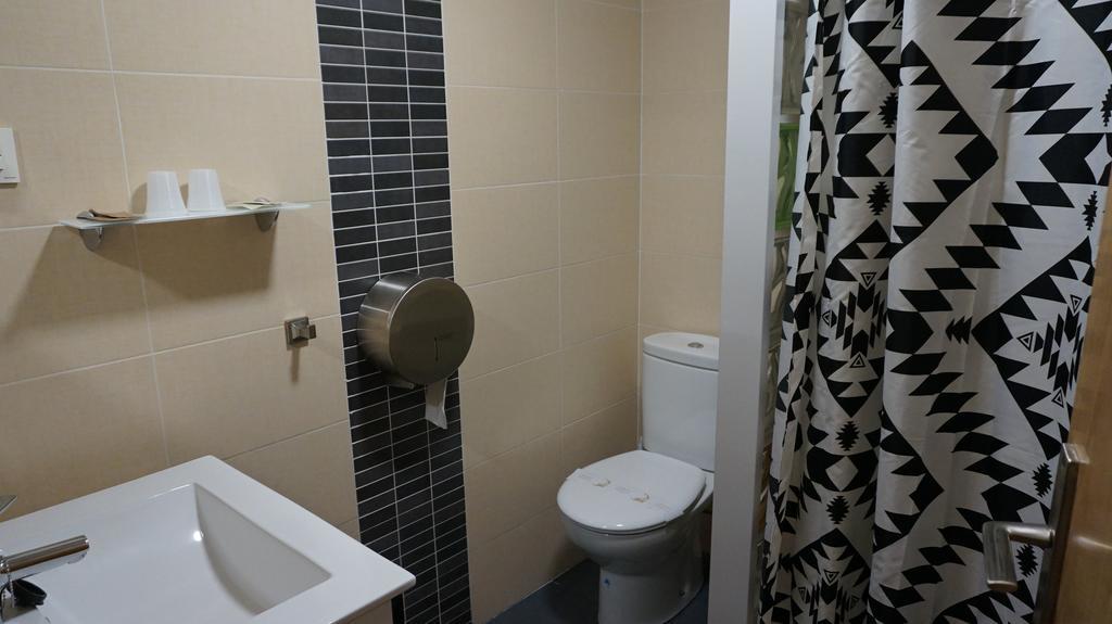 Pension Calfred II Logroño Esterno foto