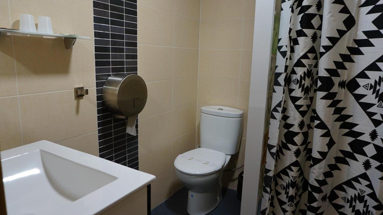 Pension Calfred II Logroño Esterno foto