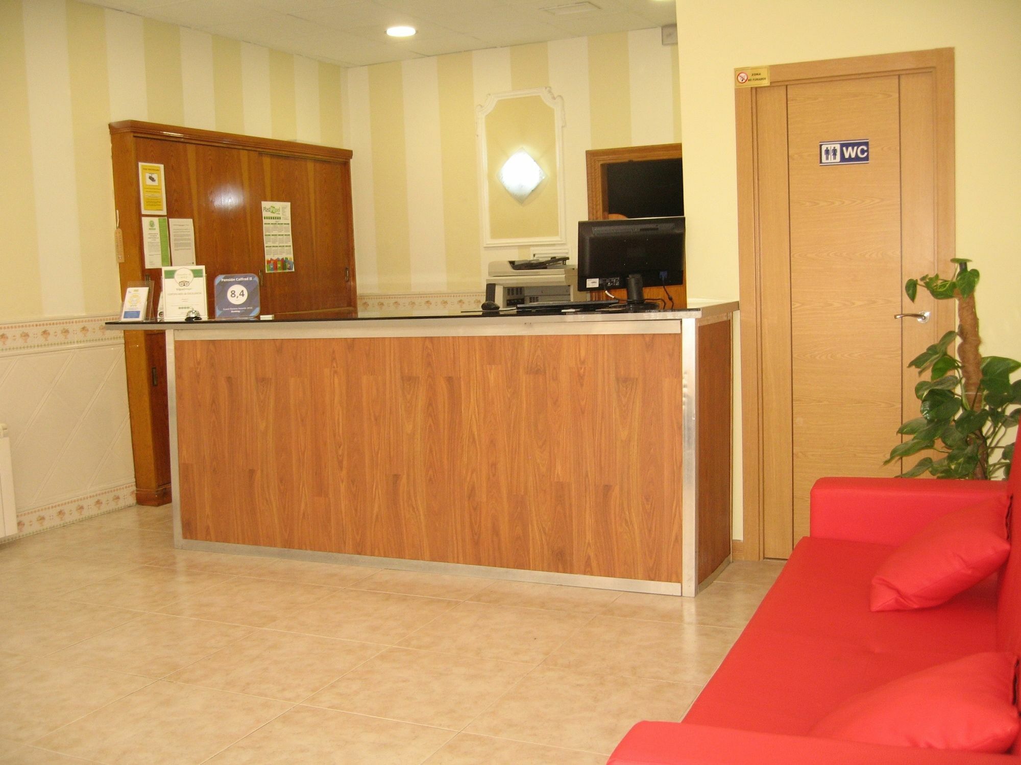 Pension Calfred II Logroño Esterno foto