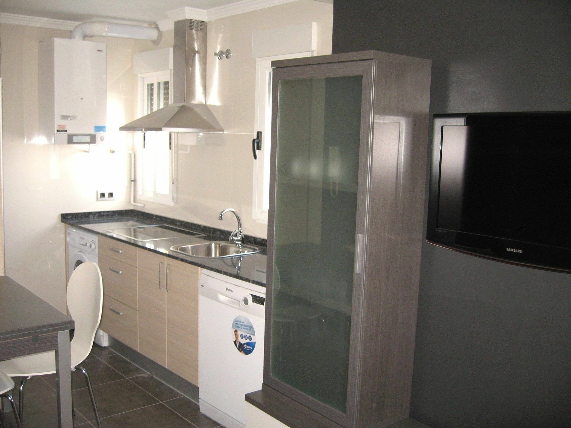 Pension Calfred II Logroño Esterno foto