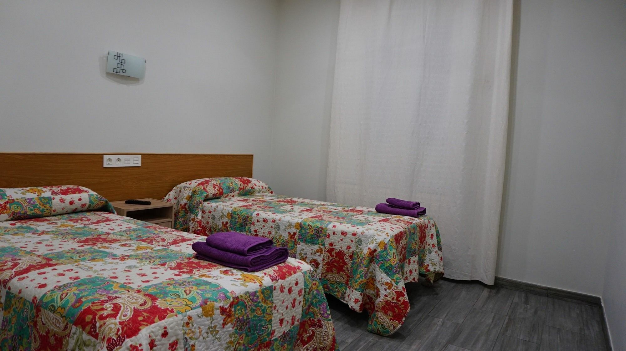 Pension Calfred II Logroño Esterno foto