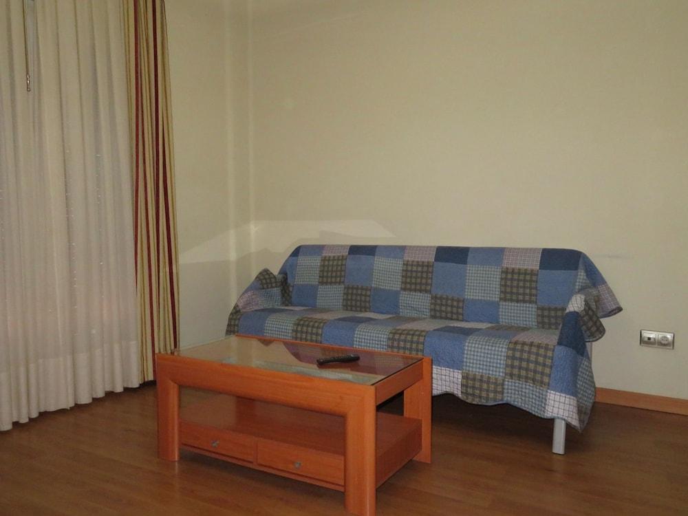 Pension Calfred II Logroño Esterno foto